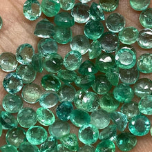 Load image into Gallery viewer, 10 Pcs Natural Colombian Emerald 3.9mm-4.1mm Round Loose Untreated Gemstones Lot - Jalvi & Co.