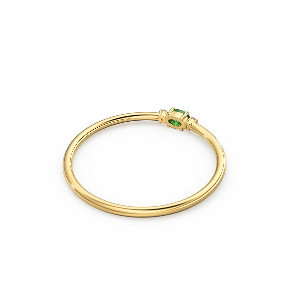 Emerald Ring / Oval Emerald Ring / 14K Gold Oval Cut Emerald with Surrounding Round Cut Diamonds / Holiday Sale