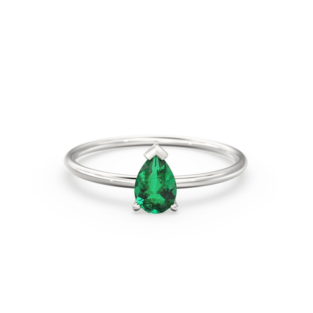 14K Gold Emerald Ring / Green Energy Ring / May Birthstone Ring / Engagement Ring / Dainty Engagement Ring / Emerald Engagement Ring