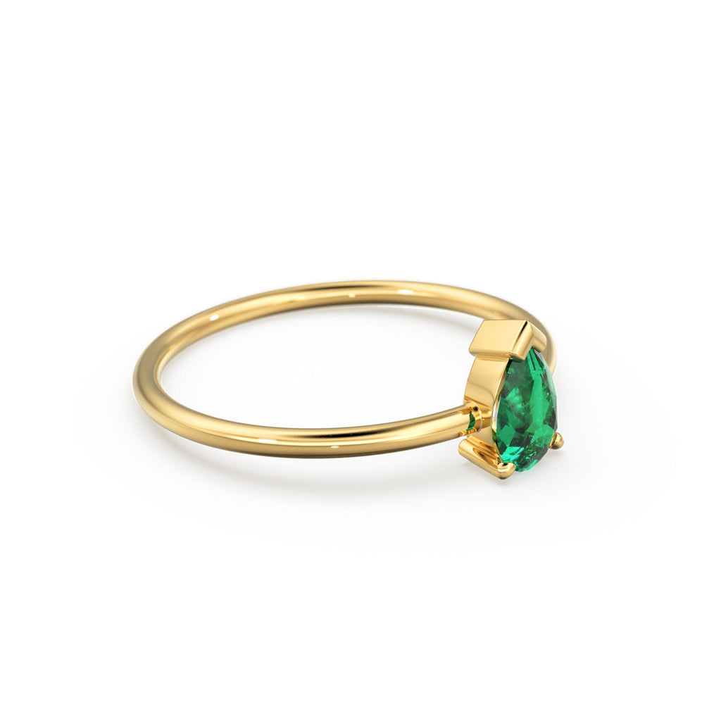 14K Gold Emerald Ring / Green Energy Ring / May Birthstone Ring / Engagement Ring / Dainty Engagement Ring / Emerald Engagement Ring