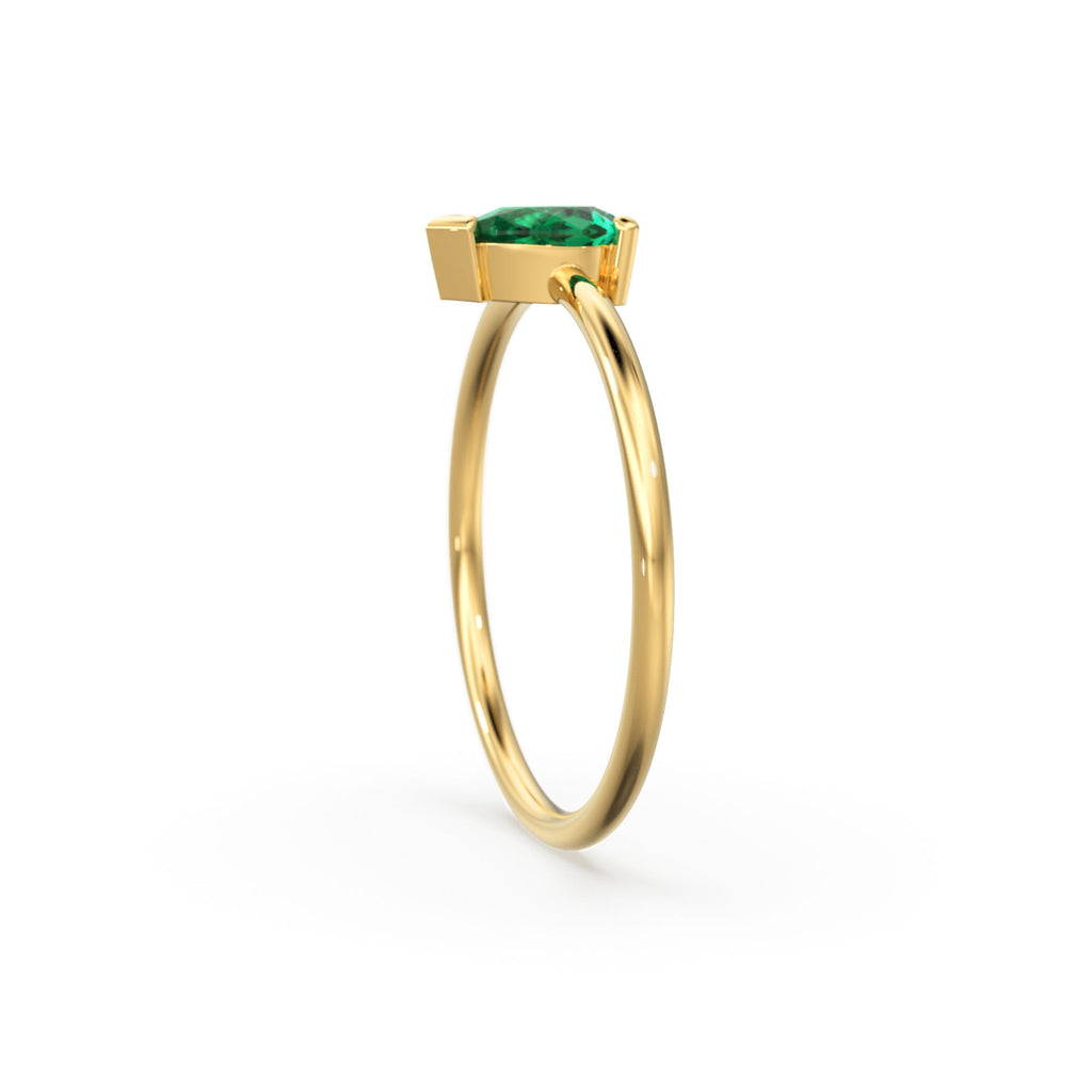 14K Gold Emerald Ring / Green Energy Ring / May Birthstone Ring / Engagement Ring / Dainty Engagement Ring / Emerald Engagement Ring