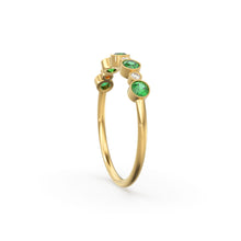 Load image into Gallery viewer, 14k Gold Emerald and Diamond Alternating Wedding Ring Women / Emerald Ring / Emerald Wedding Band / May Birthstone Ring / Genuine Emerald