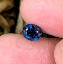 Load image into Gallery viewer, Certified 2.00ct VVS Oval Royal Blue Sapphire - Madagascar, Africa Gem