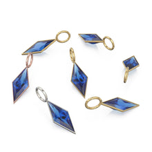 Load image into Gallery viewer, Sri Lanka Sapphire Kite 18k Yellow Solid Gold Charm / September Birthstone Pendant Bezel Jewelry Finding / Natural Gemstone Amulet