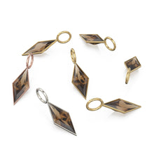 Load image into Gallery viewer, Smoky Quartz Kite 18k Yellow Solid Gold Charm / November Birthstone Pendant Bezel Jewelry Finding / Brown Gemstone / Diamond Cut Amulet