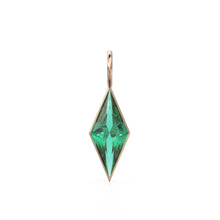 Load image into Gallery viewer, Zambian Emerald Kite 18k Yellow Solid Gold Charm / May Birthstone Pendant Bezel Jewelry Finding / Green Natural Gemstone Diamond Cut Amulet