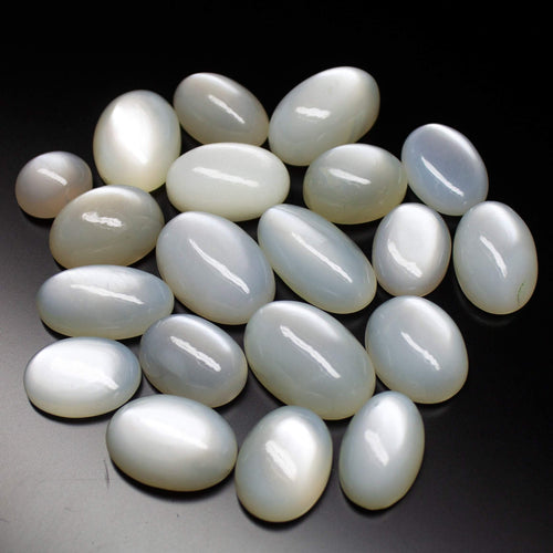 179cts, 20pc, 11-19mm, Natural White Moonstone Smooth Oval Cabochon Loose Gemstone - Jalvi & Co.