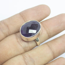 Load image into Gallery viewer, 7.14g, Handmade Natural Purple Amethyst Oval 925 Sterling Silver Bezel Ring - Jalvi &amp; Co.