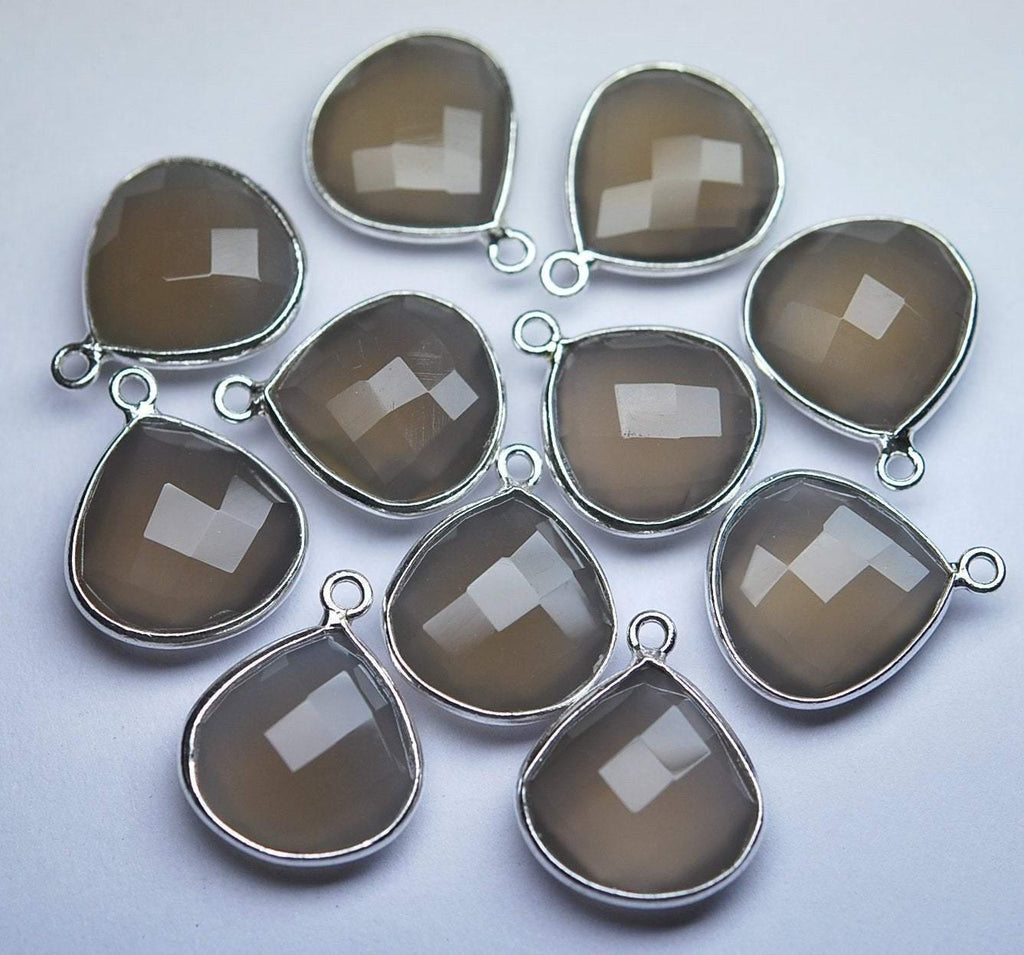 925 Sterling Silver gray Chalcedony Faceted Heart Shape Pendant, 5 Piece Of 18mm Approx. - Jalvi & Co.