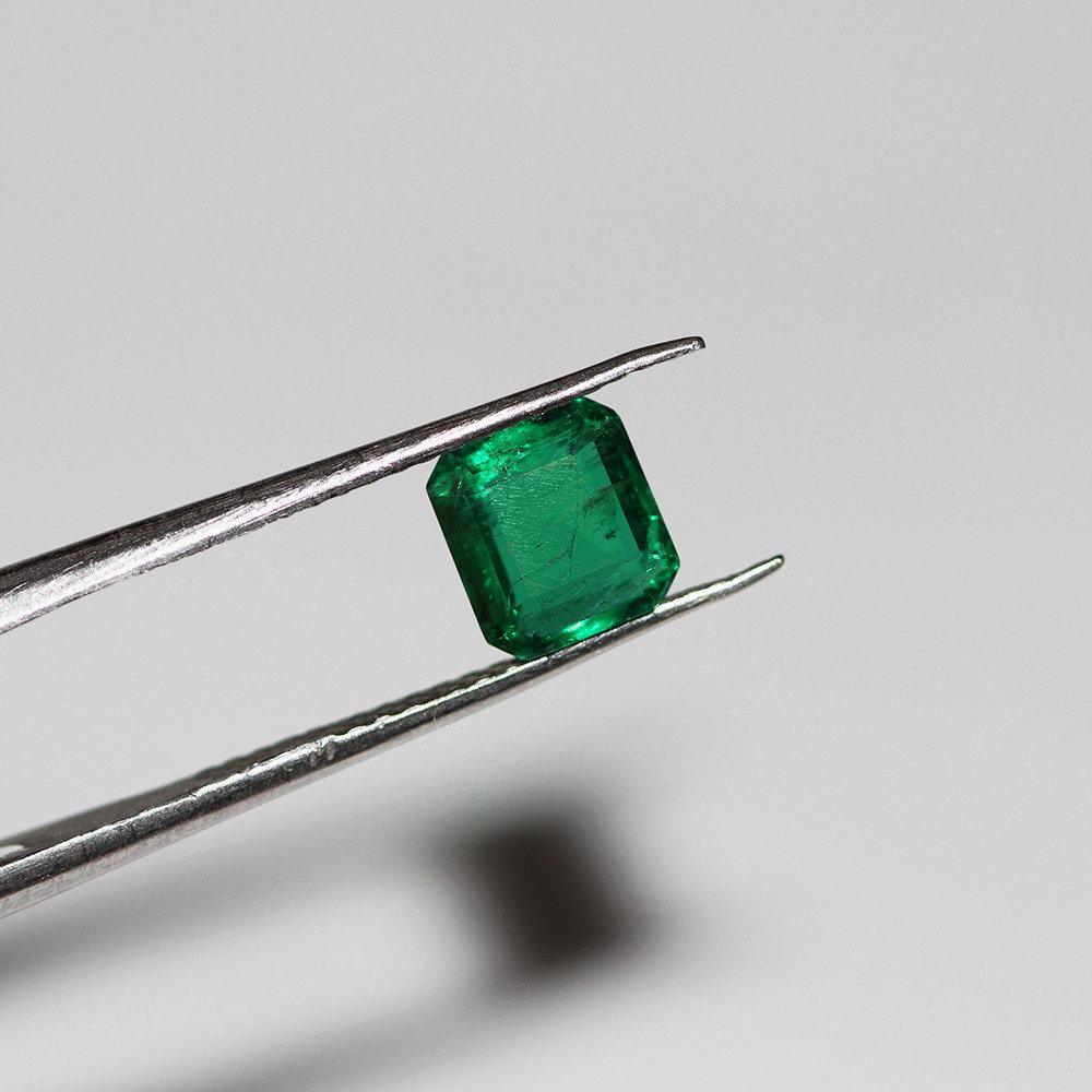 Certified Earth Mined Zambian Emerald Gemstone Octagon Rare Green Luster 1.28CT - Jalvi & Co.