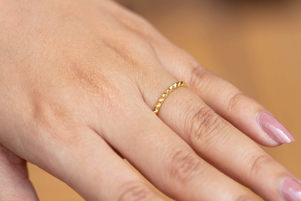 14K Gold Pyramid Eternity Ring / Gold Spike Ring / Pyramid Ring / Gold Stacking Ring / Simple Gold Ring / Minimal Jewelry / Spike Stud Ring - Jalvi & Co.