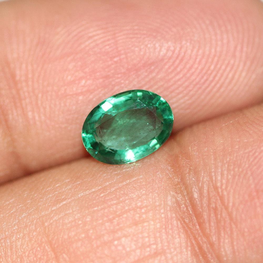 Natural Certified Earth Mined Zambian Green Emerald Oval Rare Top Top Luster Gem 1.28ct - Jalvi & Co.